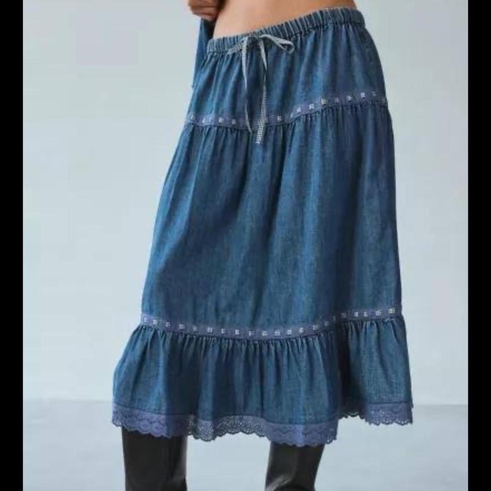 Urban Outfitters Kimchi Blue Laina Tiered Prairie Denim Midi Skirt